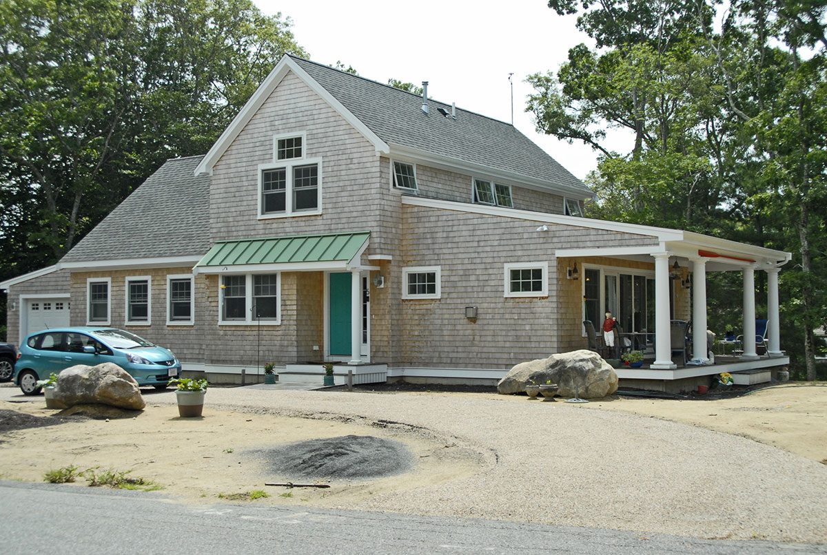 Octagon room open to the ocean breeze.